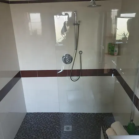 Stay-halfway Between And Tralee 3* Cill Airne