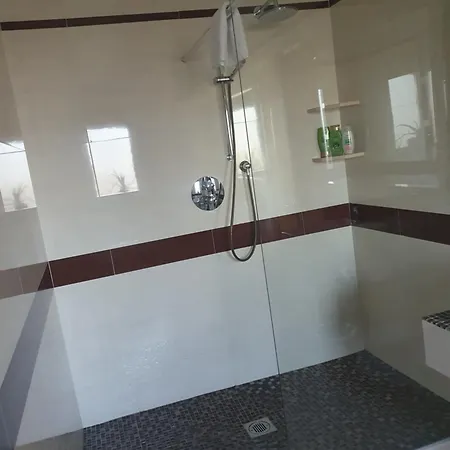 Guest house Stay-halfway Between And Tralee 3*