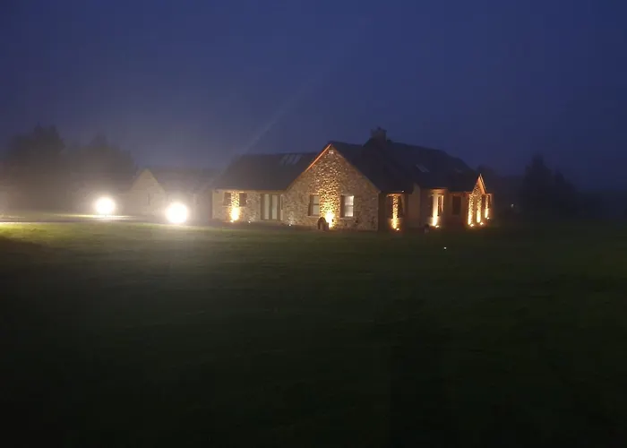 Stay-halfway Between And Tralee Killarney