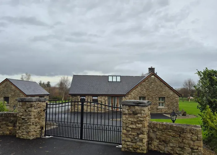 Stay-halfway Between And Tralee Guest house 3*