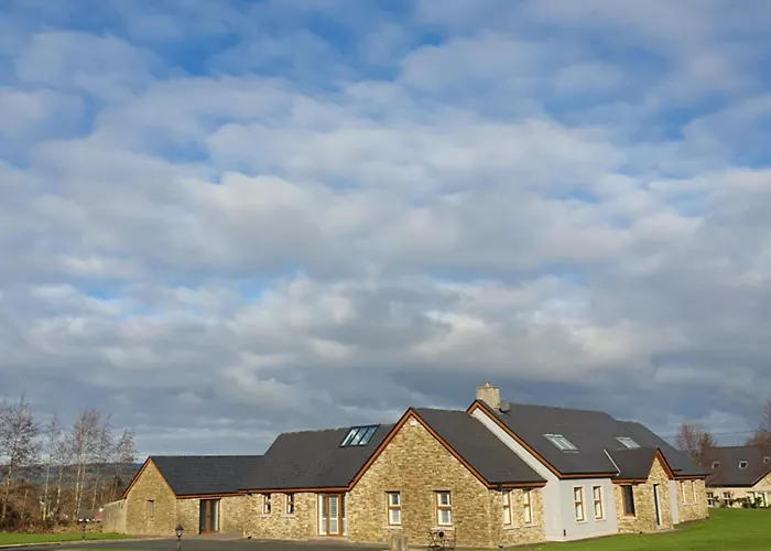 Stay-halfway Between And Tralee 3*