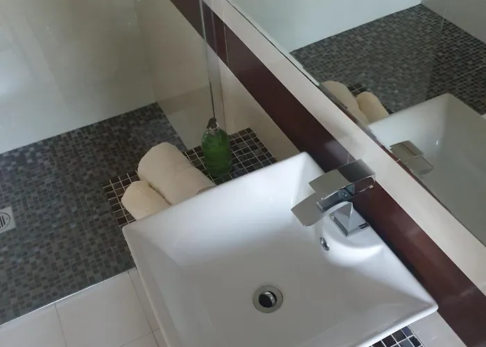 Stay-halfway Between And Tralee 3*