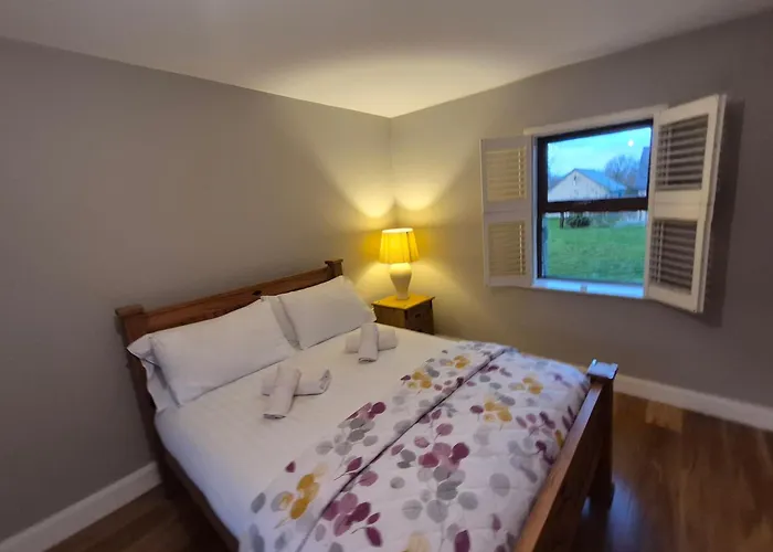 Guest house Stay-halfway Between And Tralee 3*