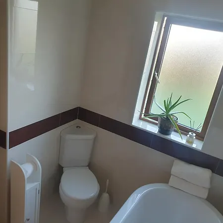 Πανσιόν Stay-halfway Between And Tralee 3*