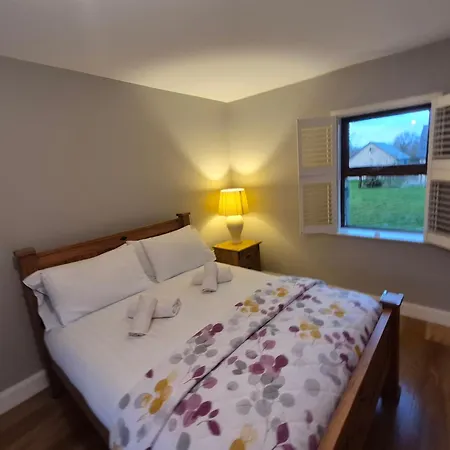 Πανσιόν Stay-halfway Between And Tralee 3*